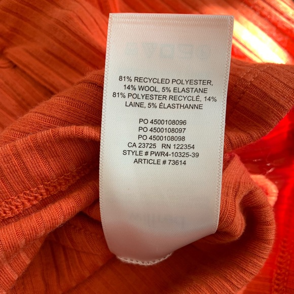 NWT Sexy Monique Cropped Top by Wilfred - Picture 2 of 8